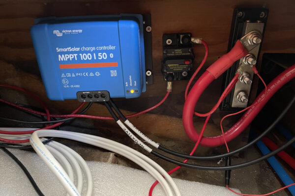 Mounted Victron MPPT