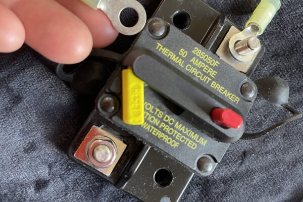 Fuse between Victron MPPT 100/50 solar charge controller and hot battery bus